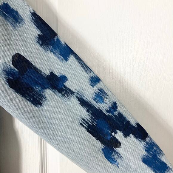 NWOT LEVIS Jacket Women M Blue Denim Graphic Customized-Paint-Face Red-Tab - Picture 8 of 16